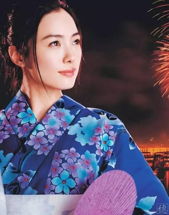 他比我19岁的时候要机警得多了，包括他对周围环境的融入，以及有多聪明。